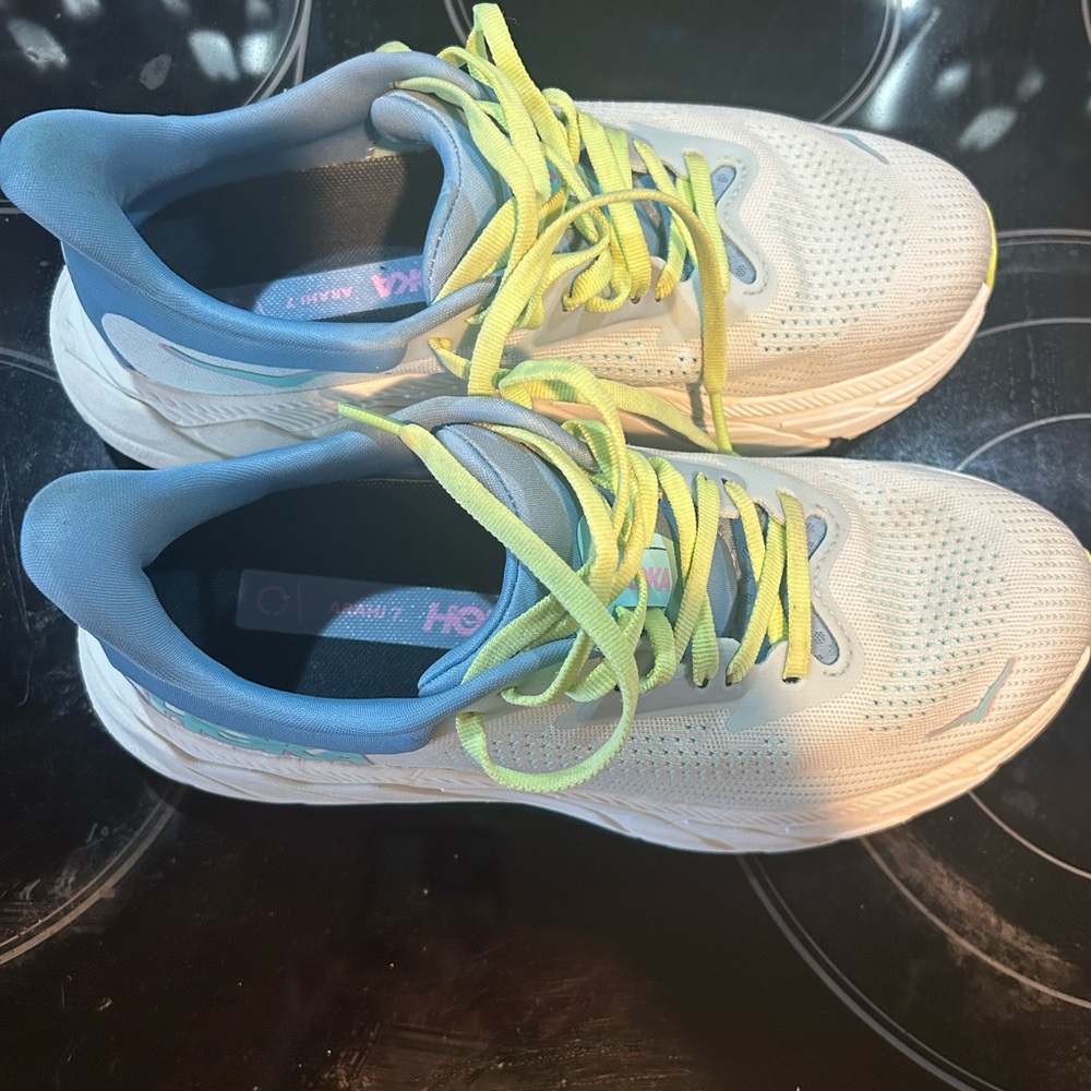 Hoka Arahi 7 running shoe